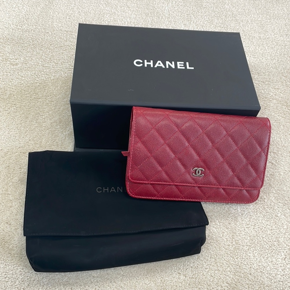 Chanel wallet on chain